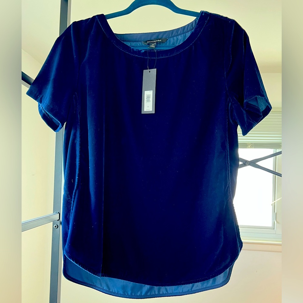Banana Republic NWT Velvet High-Low Top